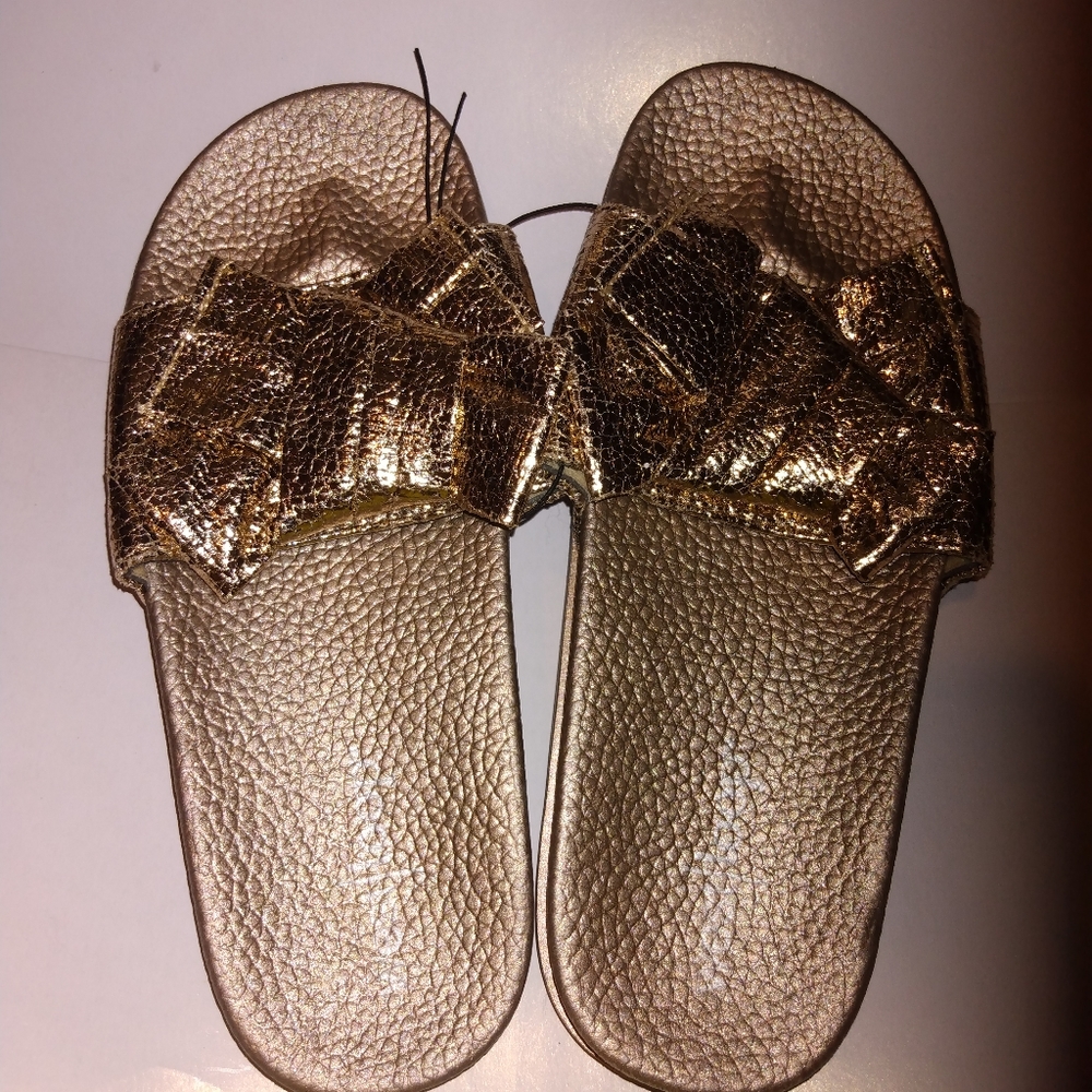West Loop Girls' Rose Gold Bowed Sandals